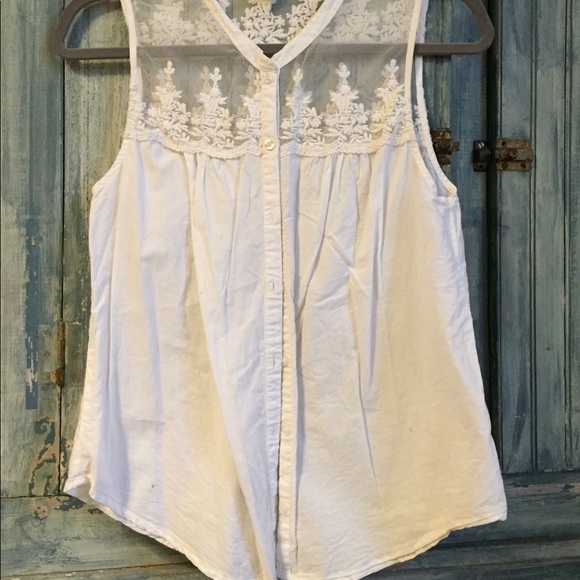 Forever 21 lace shirt - Picture 1 of 3